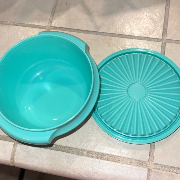 Tupperware Colorful Bowl Collection - Picture 4 of 6